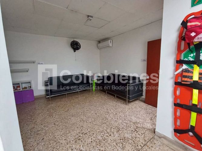 Local en arriendo en Estadio, Medellín, 756 m² · foto 3 de 24
