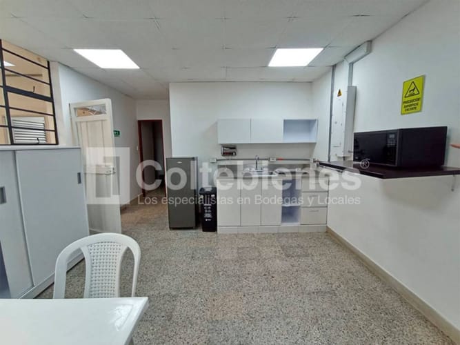 Local en arriendo en Estadio, Medellín, 756 m² · foto 9 de 24