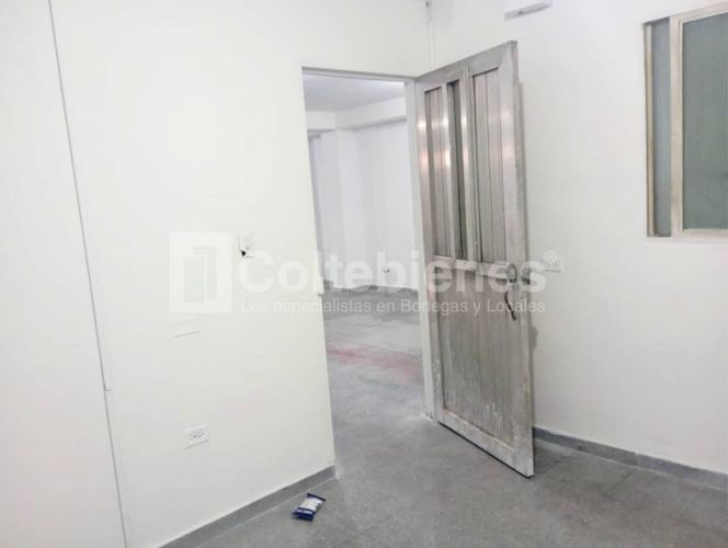 Bodega en arriendo en El Poblado, Medellín, 120 m² · foto 9 de 13