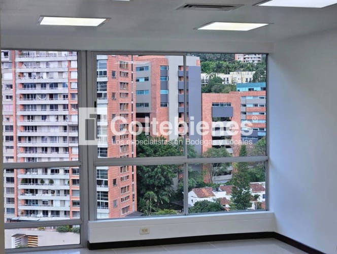 Oficina en arriendo en Los Naranjos, Medellín, 44 m² · foto 2 de 12