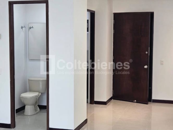 Oficina en arriendo en Los Naranjos, Medellín, 44 m² · foto 4 de 12