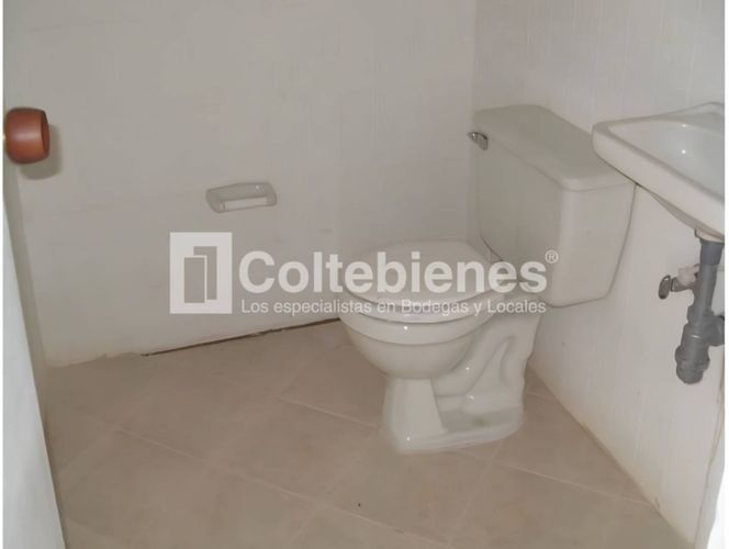 Bodega en venta en Viviendas Del Sur, Medellín, 580 m² · foto 3 de 6