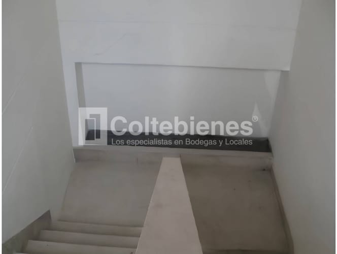 Bodega en venta en Viviendas Del Sur, Medellín, 580 m² · foto 4 de 6