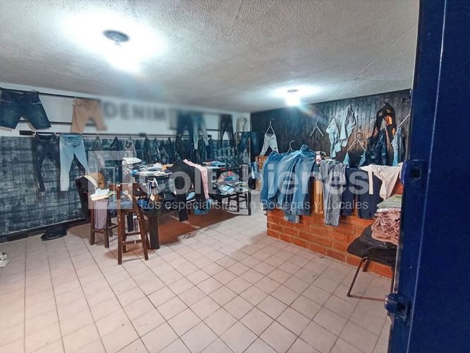 Bodega en arriendo en Ditaires, Itagüí, 908 m² · foto 14 de 19