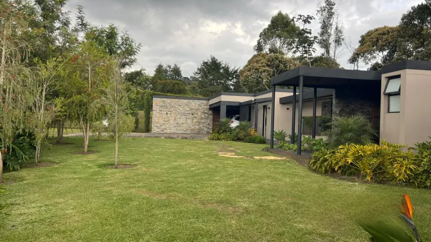 Casa de 3 alcobas en venta en Guamito, La Ceja · foto 9 de 24