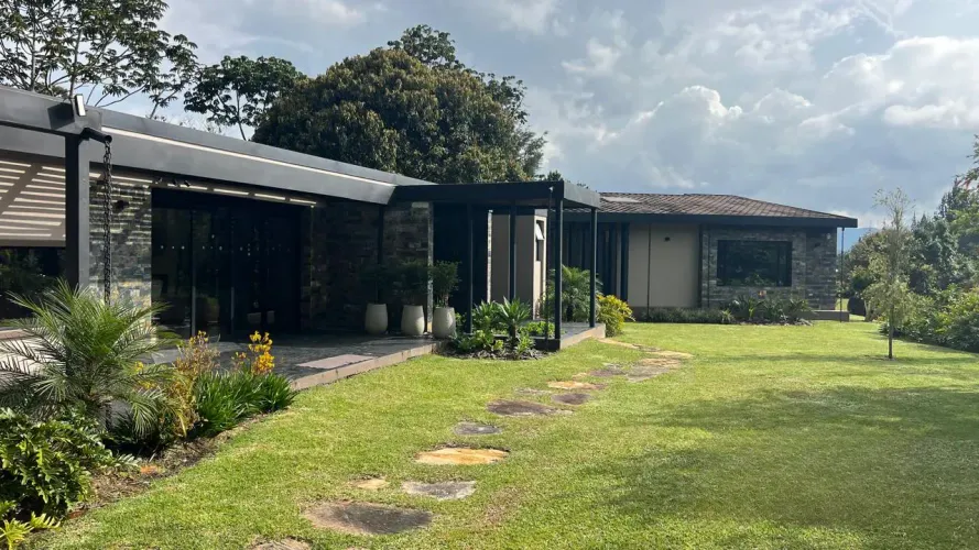 Casa de 3 alcobas en venta en Guamito, La Ceja · foto 10 de 24