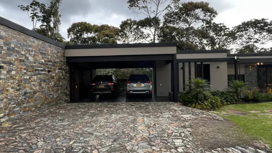 Casa de 3 alcobas en venta en Guamito, La Ceja · foto 15 de 24
