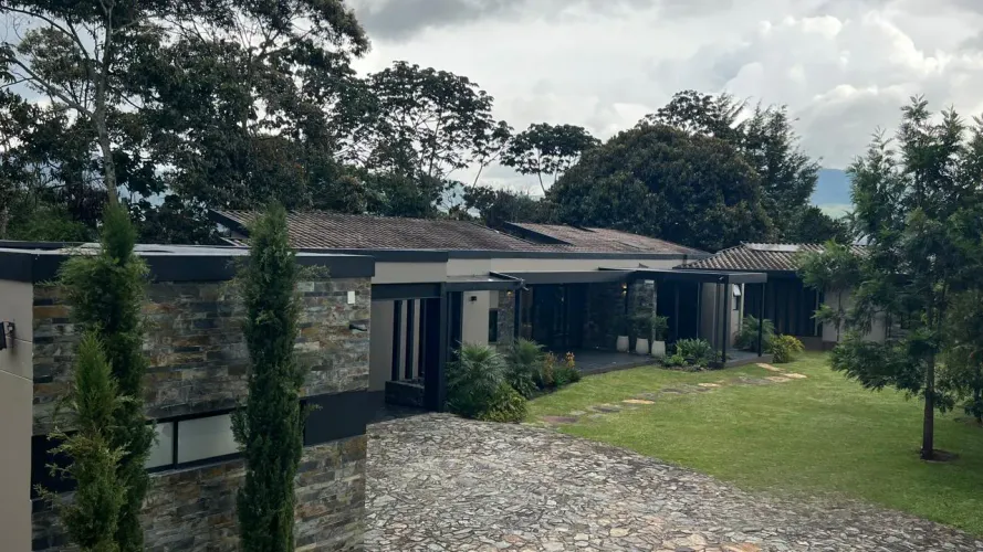 Casa de 3 alcobas en venta en Guamito, La Ceja · foto 16 de 24