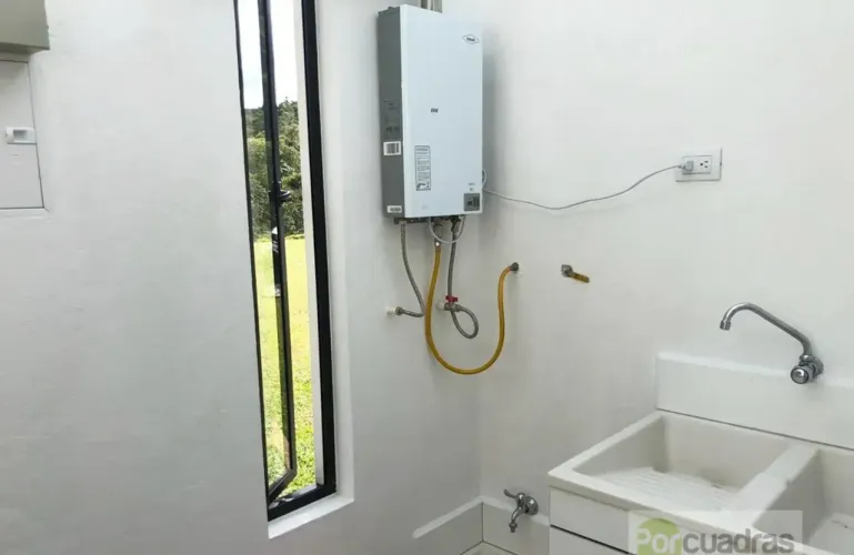 Casa de 3 alcobas en venta en Alto Del Medio, Rionegro · foto 21 de 24