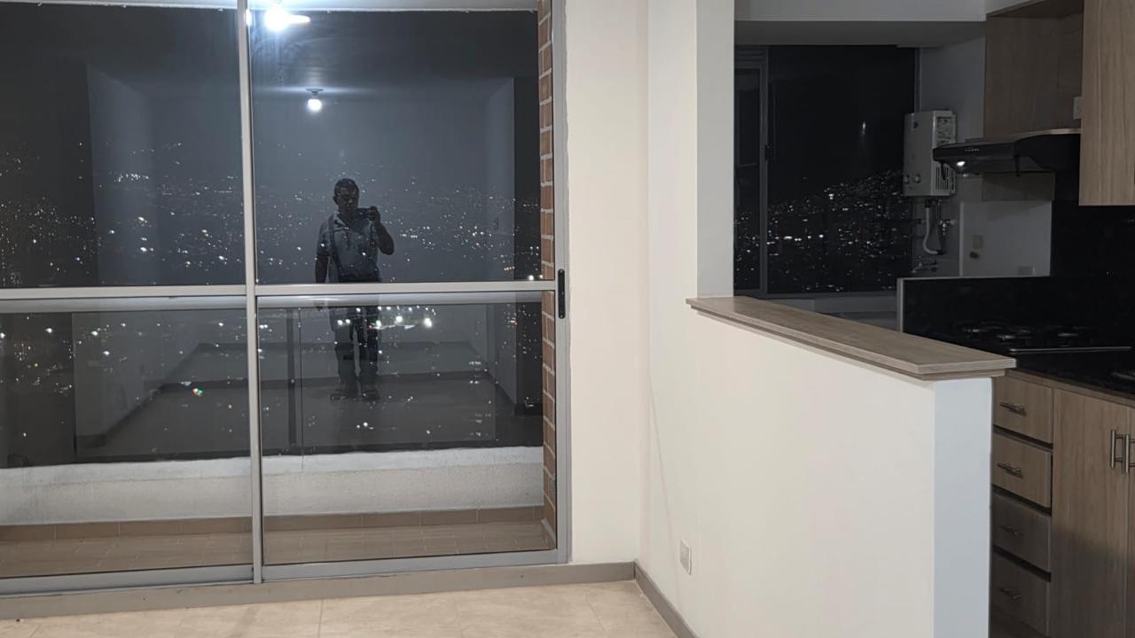 Apartamento en venta en La Cuenca, Envigado · foto 17 de 24