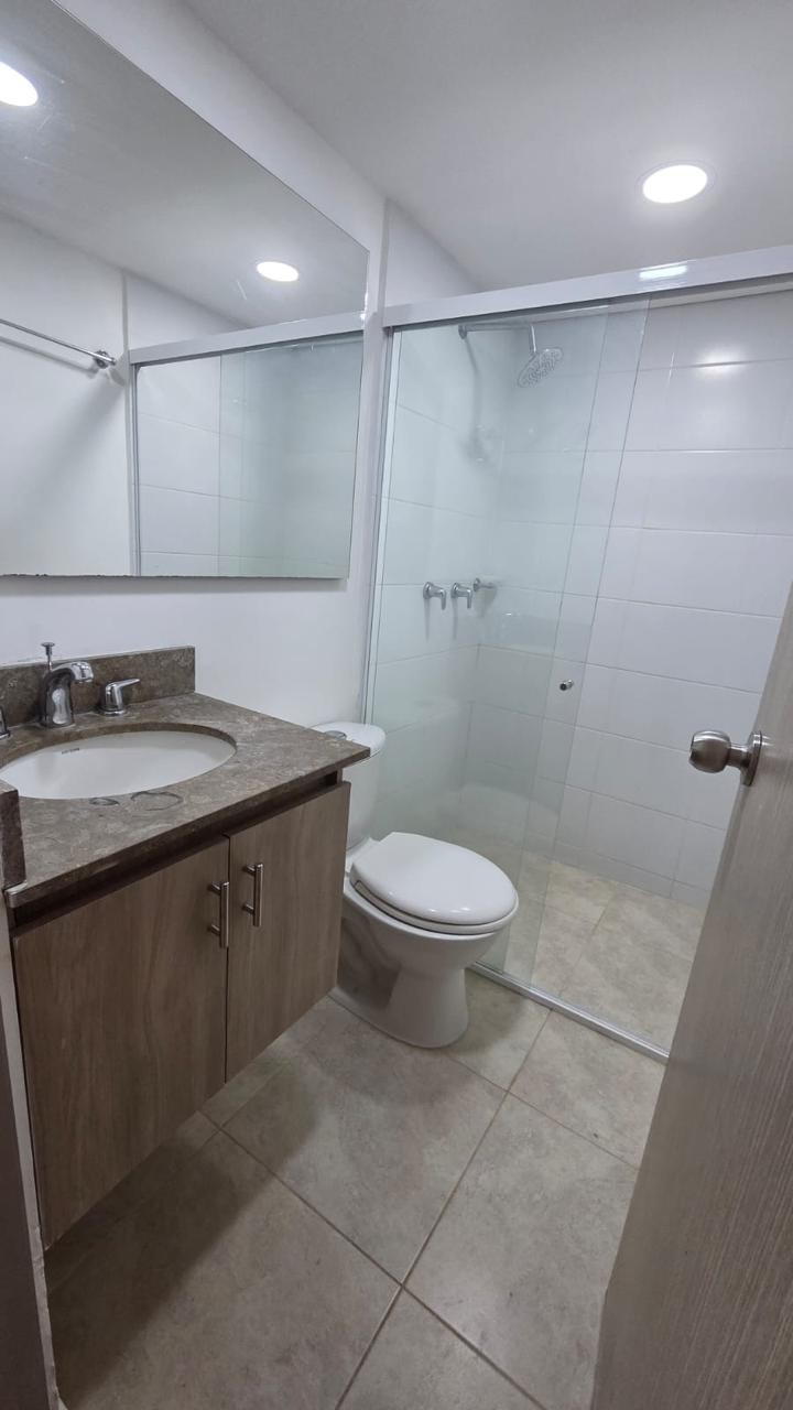 Apartamento en venta en La Cuenca, Envigado · foto 5 de 24