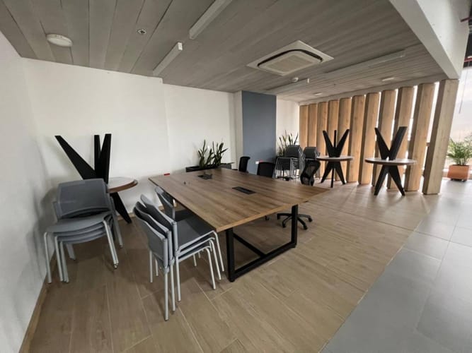 Oficina en arriendo en Loma Del Campestre, Medellín, 400 m² · foto 2 de 24