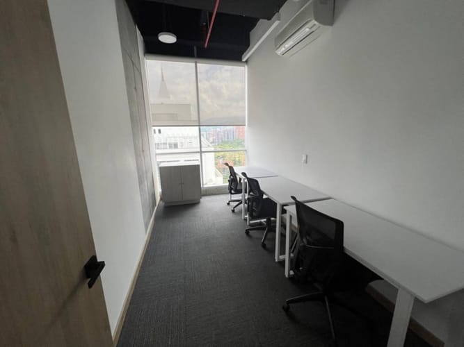 Oficina en arriendo en Loma Del Campestre, Medellín, 400 m² · foto 6 de 24