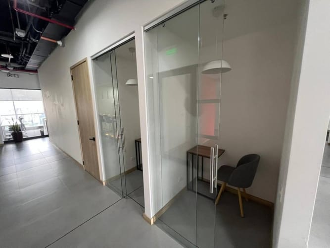 Oficina en arriendo en Loma Del Campestre, Medellín, 400 m² · foto 22 de 24