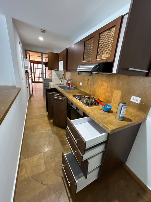 Apartamento de 2 alcobas en arriendo en Loma Del Escobero, Envigado, 130 m² · foto 7 de 17