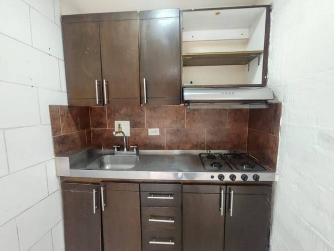 Local en arriendo en Alcala, Envigado, 16 m² · foto 2 de 5