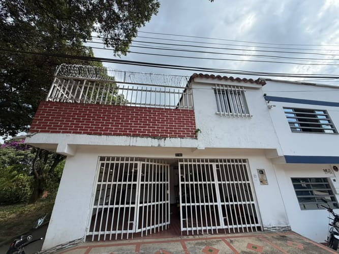 Casa de 6 alcobas en arriendo en Andalucia, Floridablanca, 320 m² · foto 2 de 24