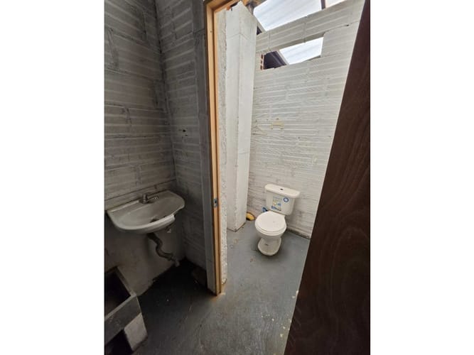 Local en arriendo en Estacion Villa, Medellín, 190 m² · foto 2 de 8