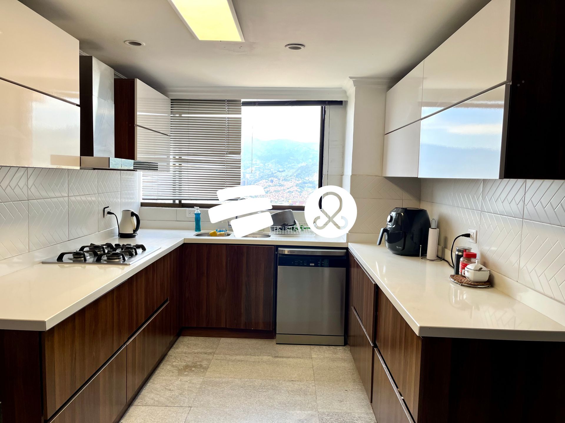 Apartamento en venta en El Poblado, Medellín · foto 3 de 12