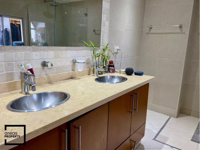 Casa de 4 alcobas en venta en San Jose De Bavaria, Bogotá, 260 m² · foto 3 de 14