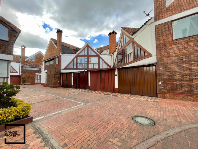 Casa de 4 alcobas en venta en San Jose De Bavaria, Bogotá, 260 m² · foto 13 de 14