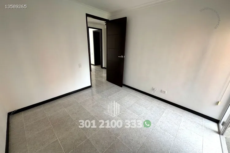 Apartamento de 3 alcobas en arriendo en Loma De Los Bernal, Medellín, 80 m² · foto 18 de 24