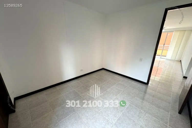 Apartamento de 3 alcobas en arriendo en Loma De Los Bernal, Medellín, 80 m² · foto 19 de 24