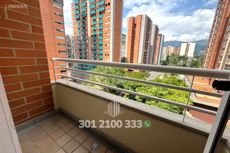 Apartamento de 3 alcobas en arriendo en Loma De Los Bernal, Medellín, 80 m² · foto 20 de 24