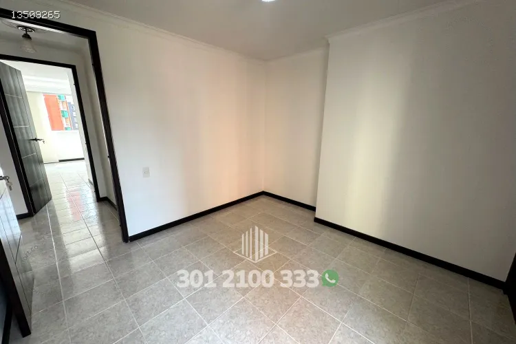 Apartamento de 3 alcobas en arriendo en Loma De Los Bernal, Medellín, 80 m² · foto 22 de 24