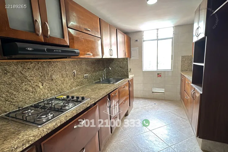 Apartamento de 3 alcobas en arriendo en Loma De Los Bernal, Medellín, 78 m² · foto 8 de 24