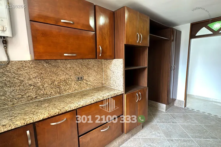 Apartamento de 3 alcobas en arriendo en Loma De Los Bernal, Medellín, 78 m² · foto 11 de 24