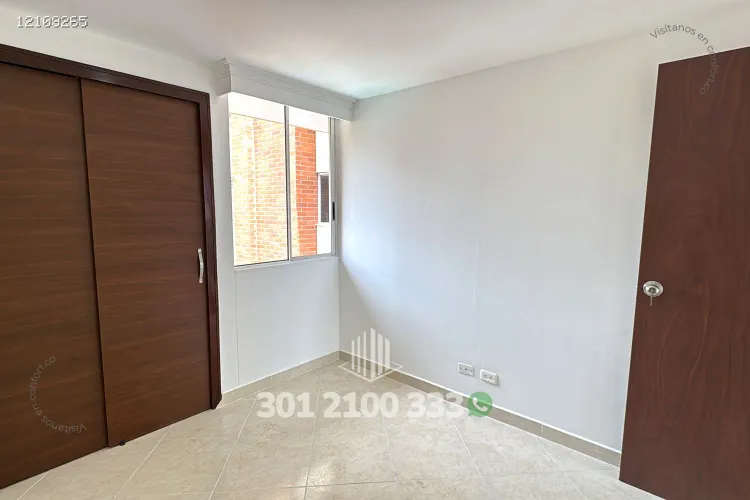 Apartamento de 3 alcobas en arriendo en Loma De Los Bernal, Medellín, 78 m² · foto 23 de 24