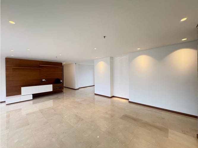 Apartamento de 4 alcobas en arriendo en El Poblado, Medellín, 200 m² · foto 2 de 22