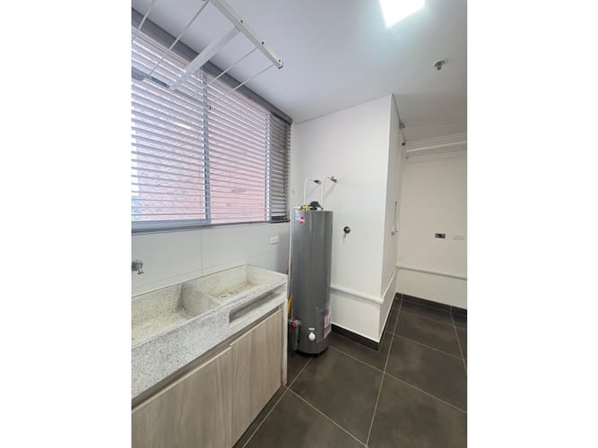 Apartamento de 4 alcobas en arriendo en El Poblado, Medellín, 200 m² · foto 7 de 22
