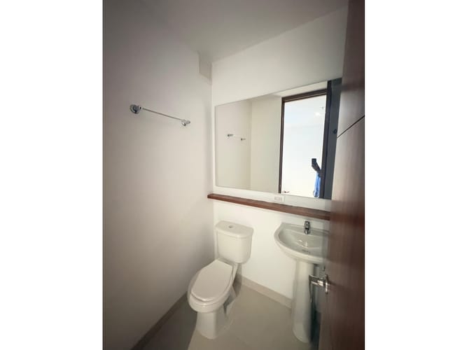 Apartamento de 4 alcobas en arriendo en El Poblado, Medellín, 200 m² · foto 9 de 22