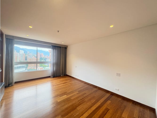 Apartamento de 4 alcobas en arriendo en El Poblado, Medellín, 200 m² · foto 10 de 22