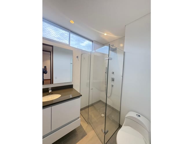 Apartamento de 4 alcobas en arriendo en El Poblado, Medellín, 200 m² · foto 22 de 22