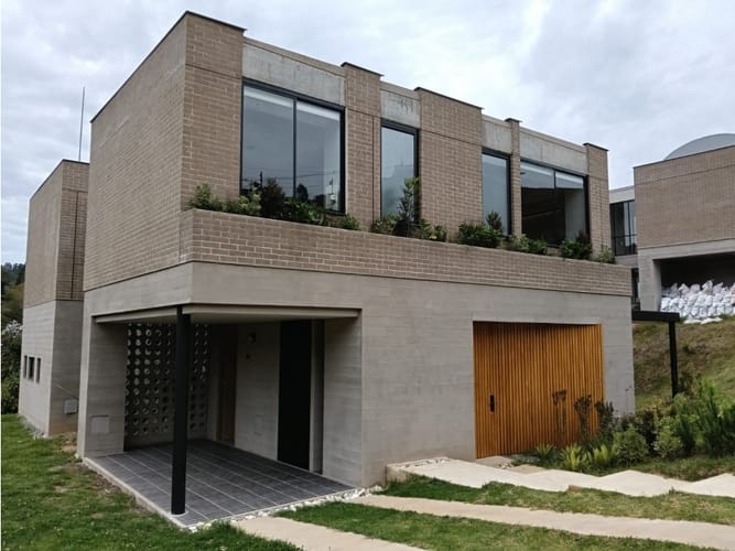 Casa de 3 alcobas en venta en Altos Del Escobero, El Retiro, 242 m² · foto 3 de 24