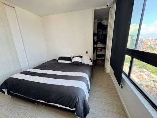 Apartamento de 3 alcobas en venta en Las Lomas No.1, Medellín, 162 m² · foto 7 de 21