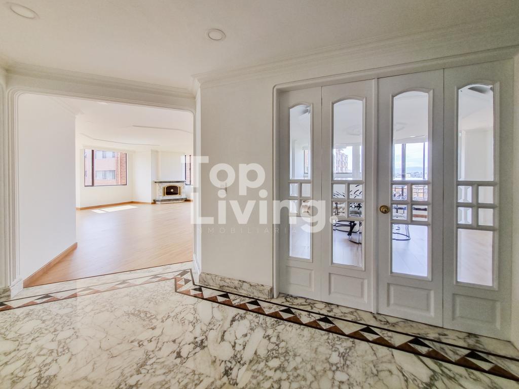 Apartamento en venta en Santa Barbara Central, Bogotá · foto 3 de 24