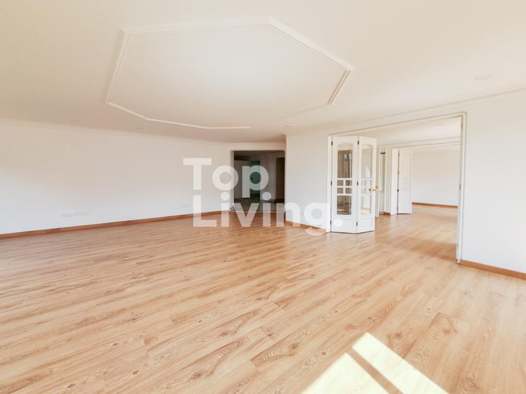 Apartamento en venta en Santa Barbara Central, Bogotá · foto 4 de 24