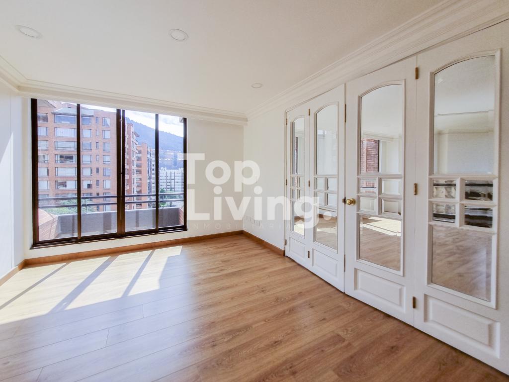 Apartamento en venta en Santa Barbara Central, Bogotá · foto 6 de 24