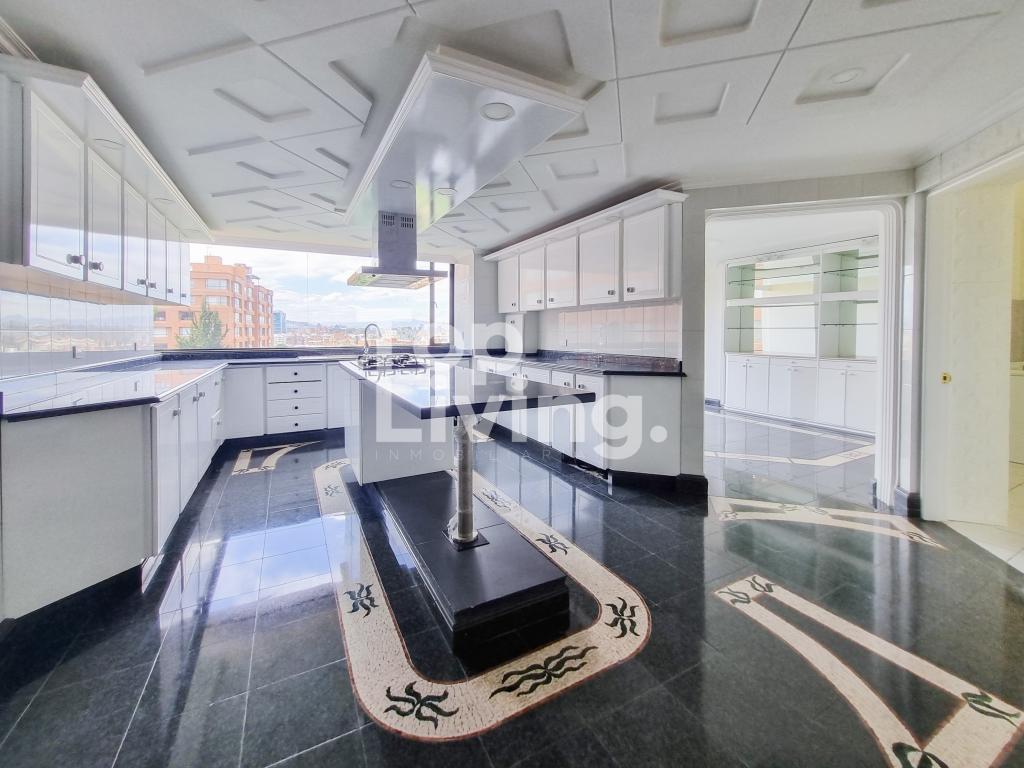 Apartamento en venta en Santa Barbara Central, Bogotá · foto 10 de 24