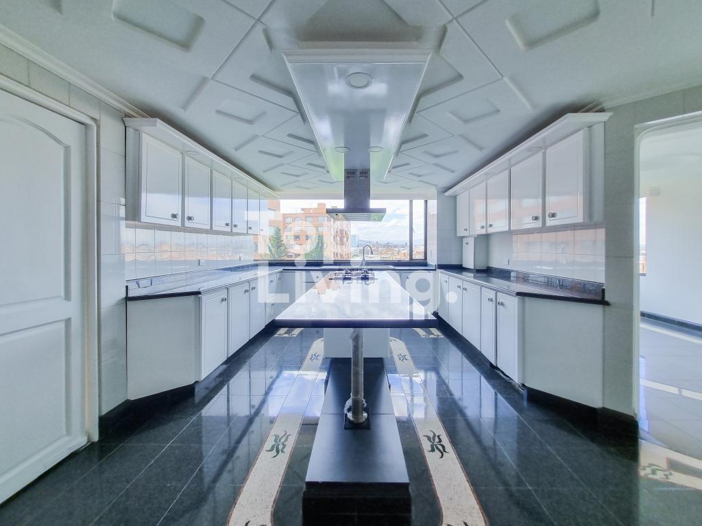 Apartamento en venta en Santa Barbara Central, Bogotá · foto 12 de 24