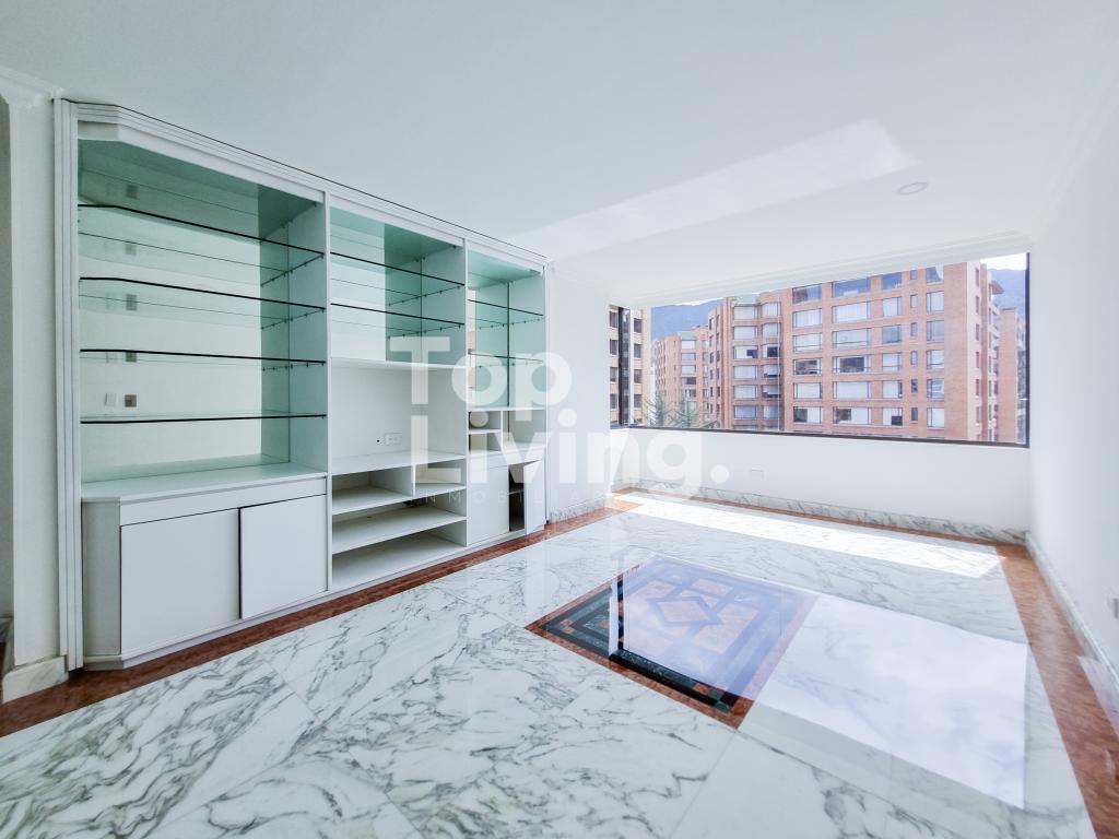Apartamento en venta en Santa Barbara Central, Bogotá · foto 14 de 24