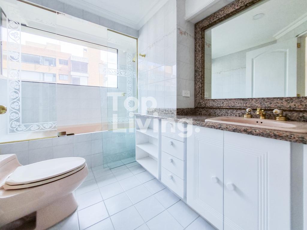 Apartamento en venta en Santa Barbara Central, Bogotá · foto 23 de 24