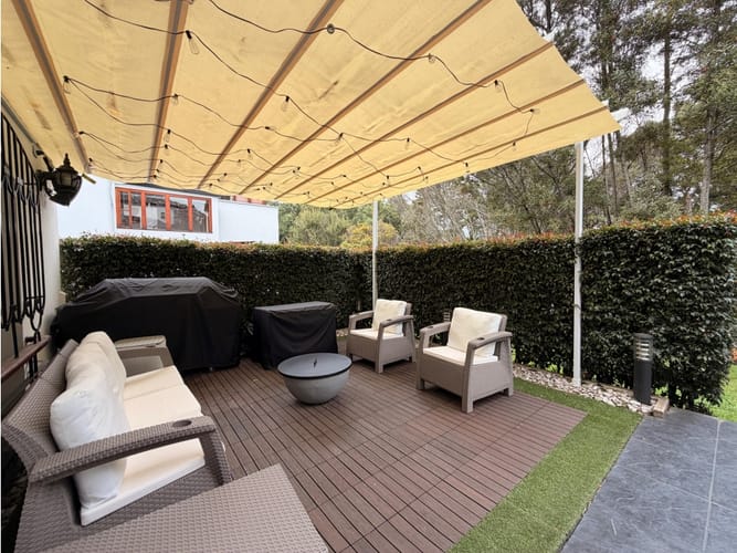 Casa de 3 alcobas en venta en Gratamira, Bogotá, 300 m² · foto 2 de 24