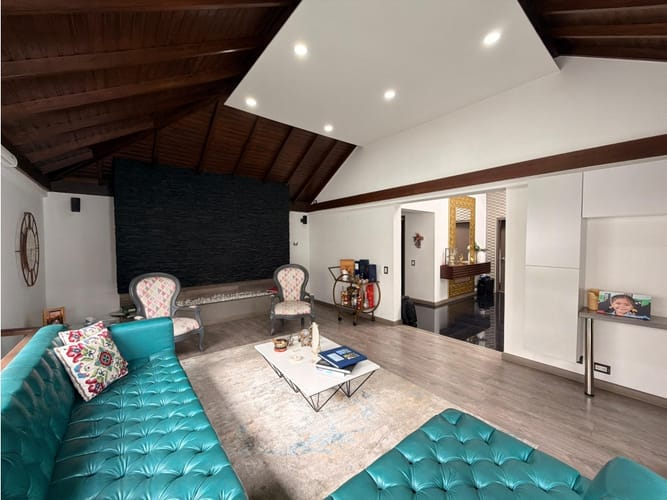 Casa de 3 alcobas en venta en Gratamira, Bogotá, 300 m² · foto 14 de 24