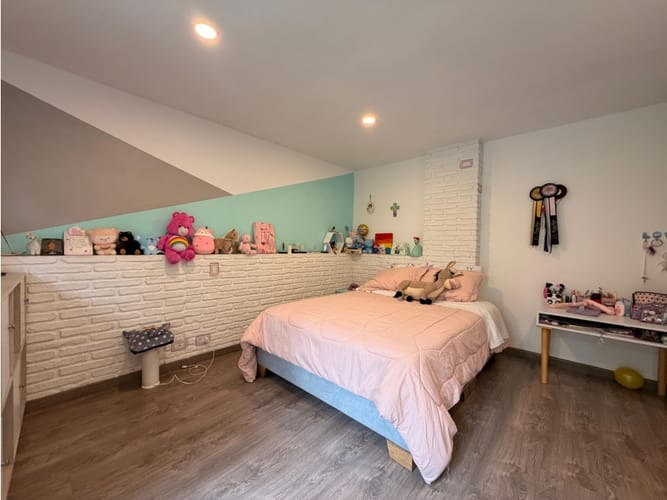 Casa de 3 alcobas en venta en Gratamira, Bogotá, 300 m² · foto 22 de 24