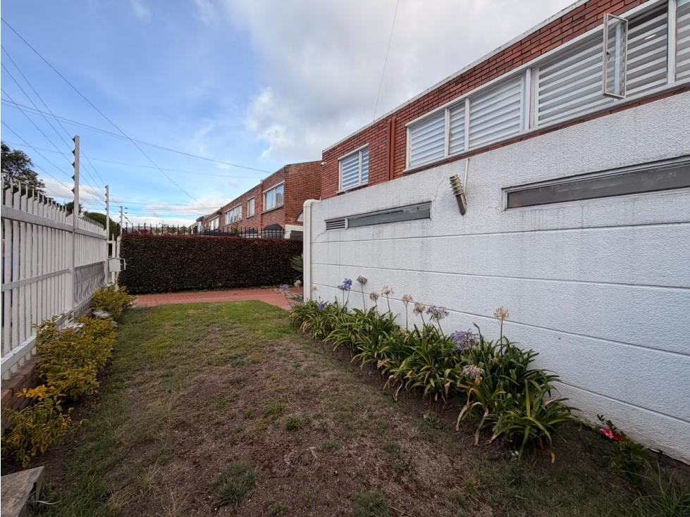 Casa en venta en Niza, Bogotá · foto 2 de 18